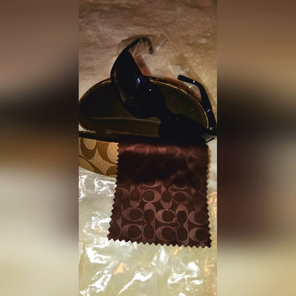 Coach NWT Samantha - Picture 3 of 3